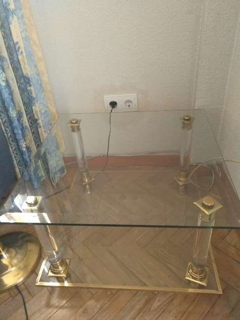 REGALO Mesa auxiliar de cristal y metal dorado