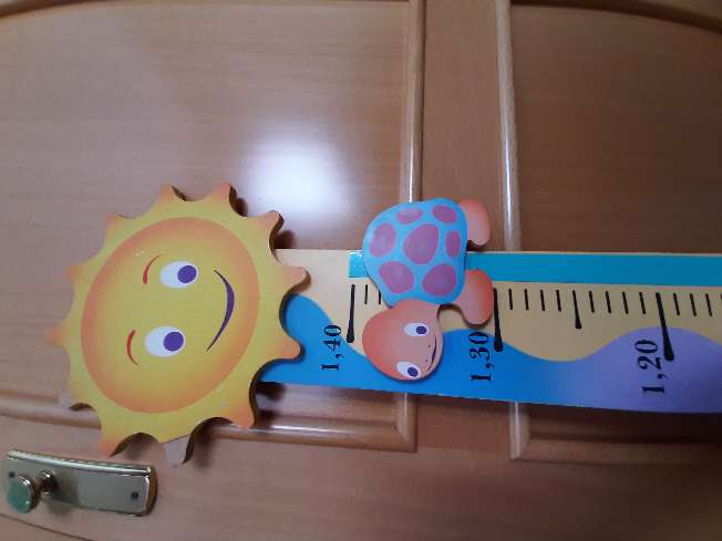 REGALO Medidor de altura para nios y muecos decorativos. 2